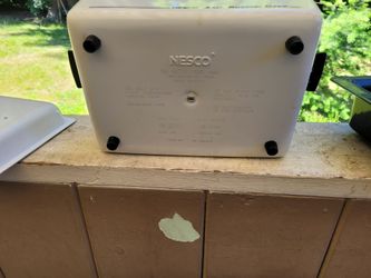 Nesco 4-quart electric roaster oven