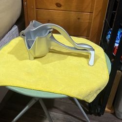 Fruit Press, Manual Juicer