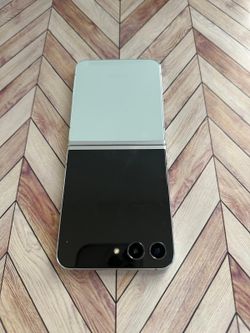 Samsung Galaxy ZFlip5 (256GB) Unlocked 🔷 Liberado
