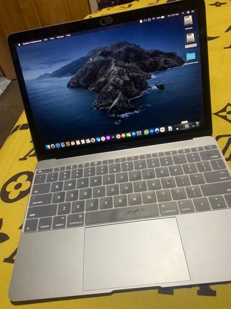 Used laptop Mac book pro