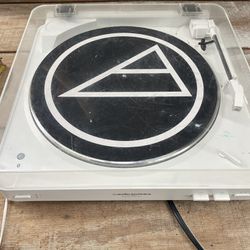 Audio technica fully Automatic Wireless Belt Drive Stereo Turntable