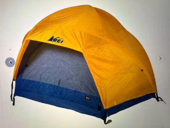 REI 3-4 person Dome Tent & sleeping bags
