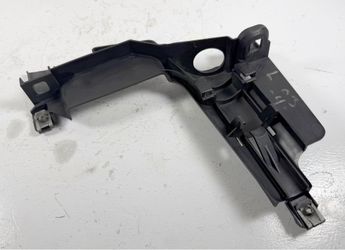 BMW E46 330i 325i DRIVER HEADLIGHT MOUNT BRACKET