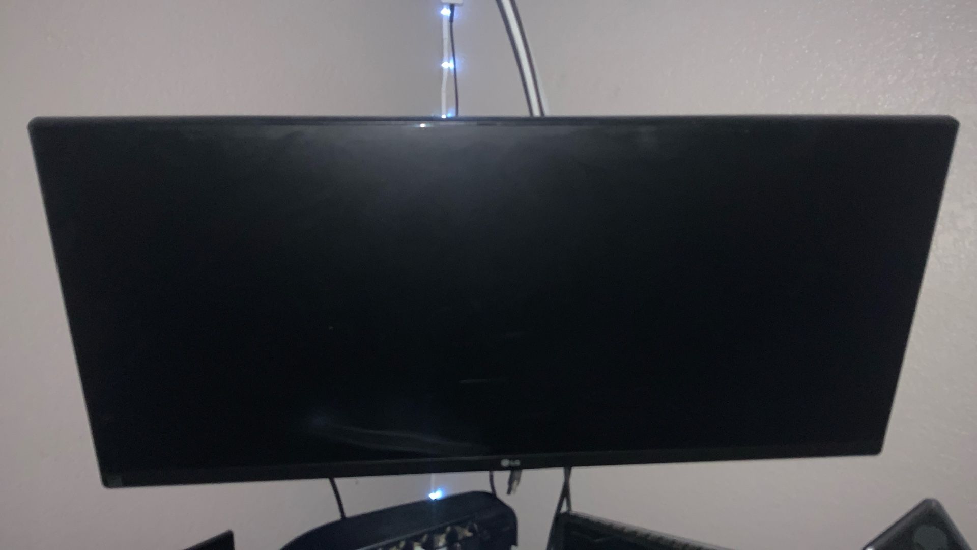 Lg Monitor W Wall Stand