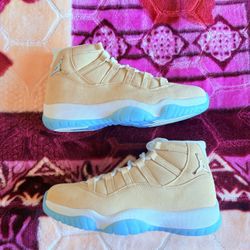 Air Jordan 11 “H-Town” Size 9