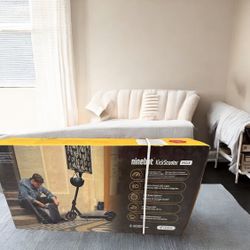 6393483 Segway G30 Max Electric scooter 40.4 range and 18.6 mph floor model 