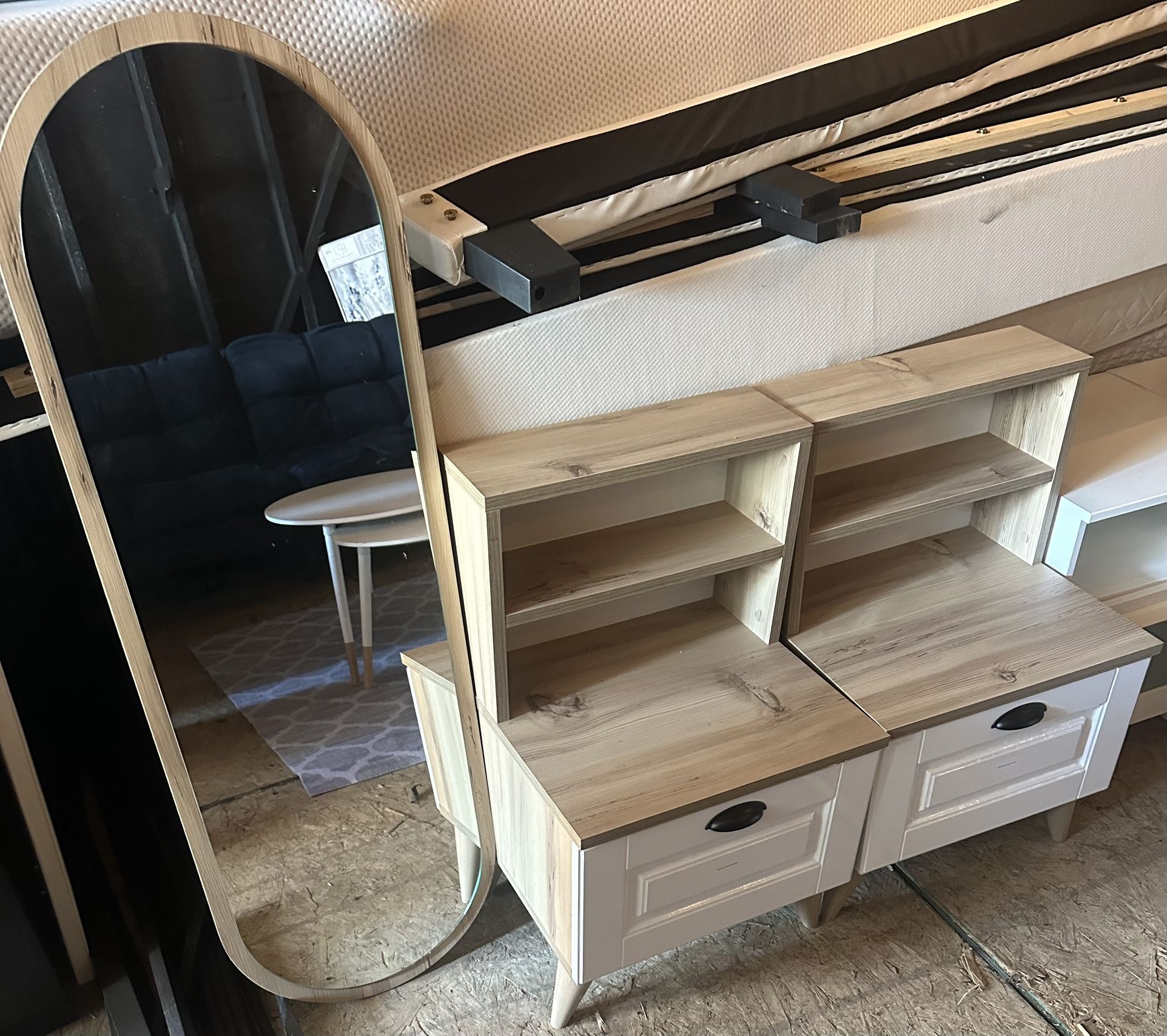 2 Nightstands And Mirror