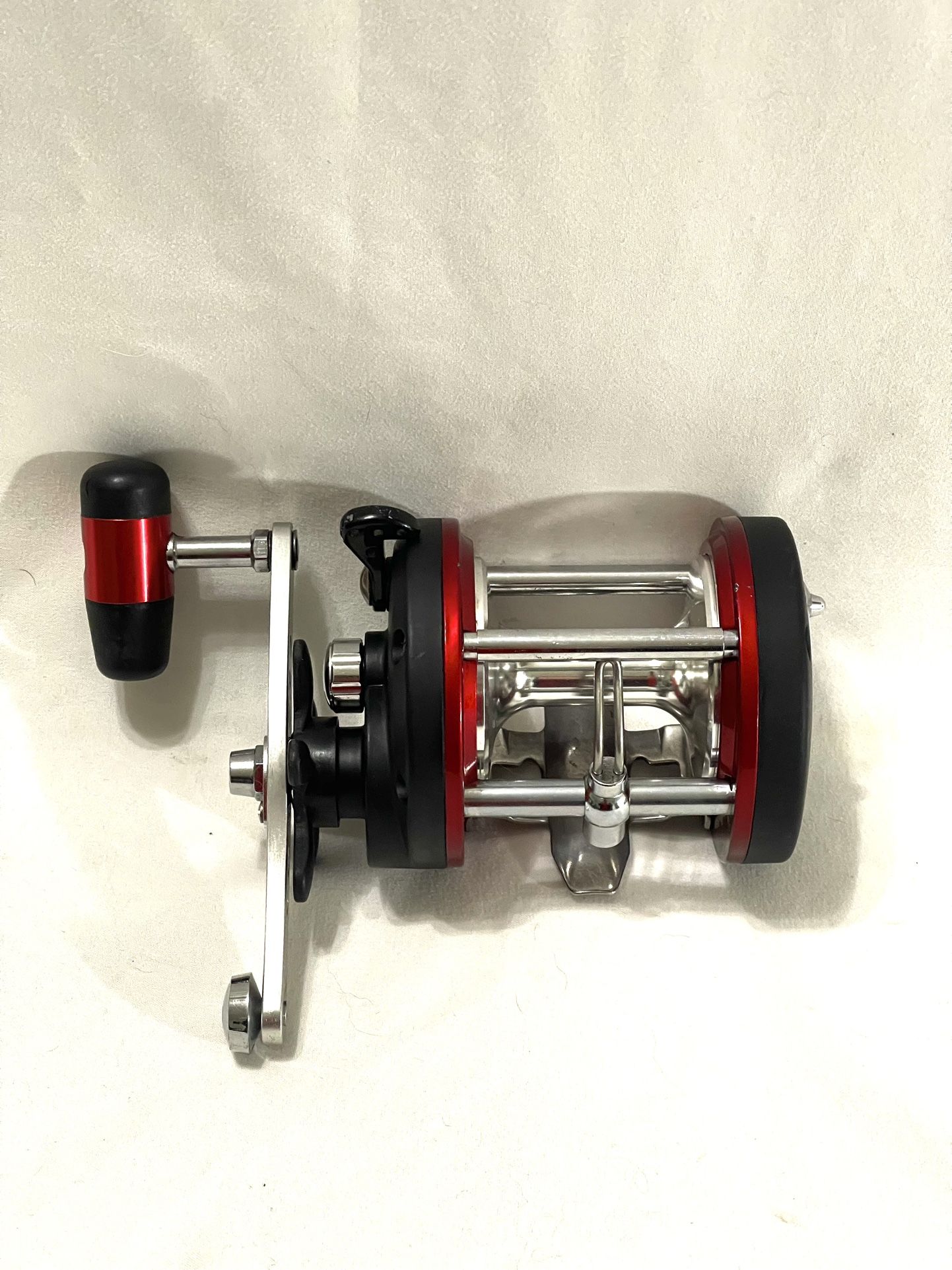 New Only Used Once (Rhino) RBC-XL Graphite Frame, Deep Sea Fishing Reel