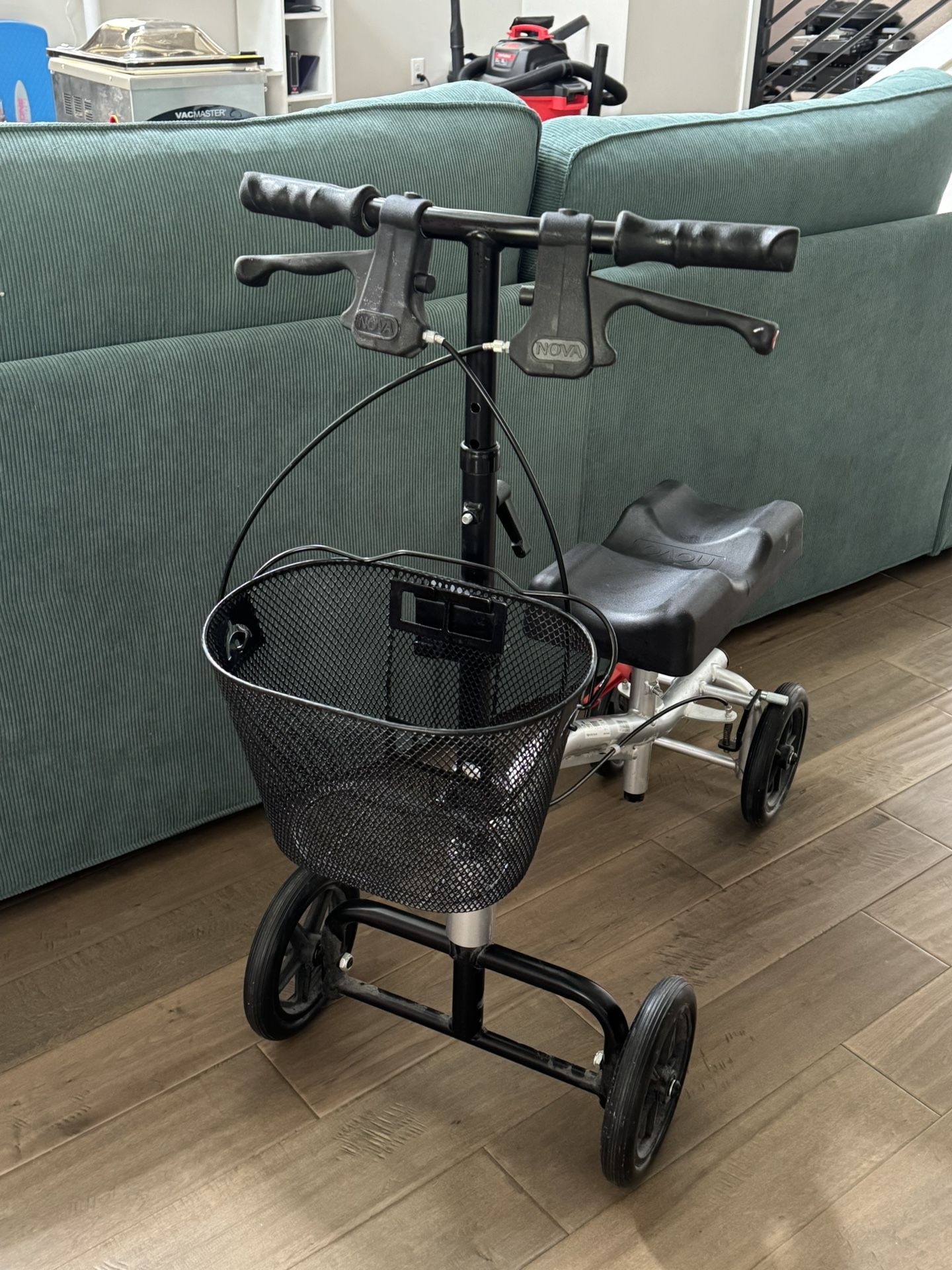 🛴 Nova Knee Walker TKW-12 – Black & Silver