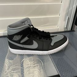 Jordan 1 Mid Women 