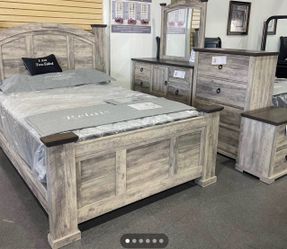 5 Piece King Size Farmhouse Style Bedroom Set with Poster Bed