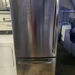 GE Refrigerator