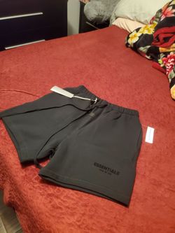 Essentials short size M