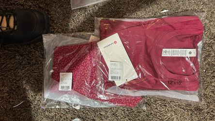 Lululemon Womens active wear size 4 