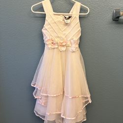 White Girls Dress / Flower Girl Size 5