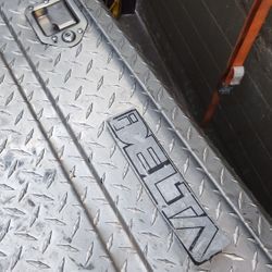 DELTA TOOL BOX