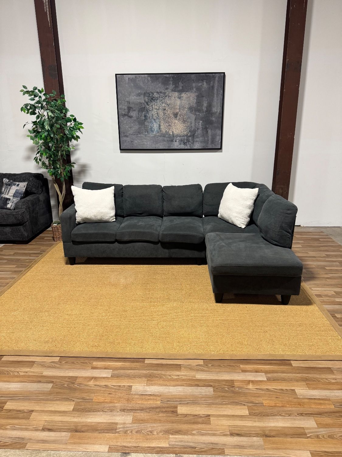 Sectional Sofa π Delivery Available