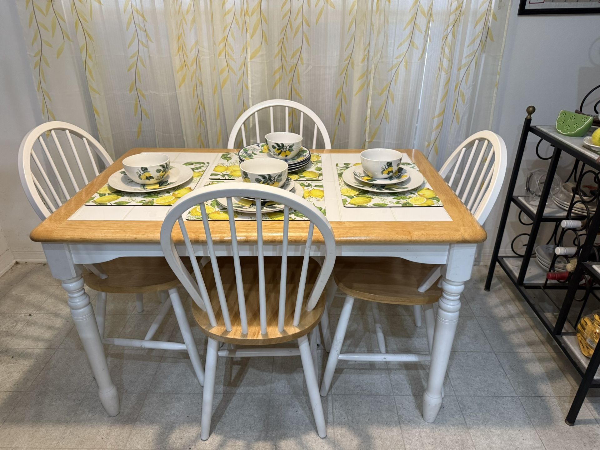 Kitchen Table w/ 4 Chairs