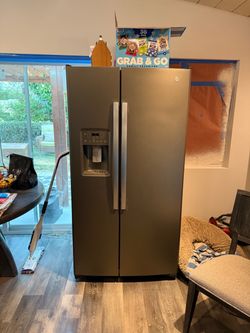 GE Refrigerator Slate Fingerprint resistant