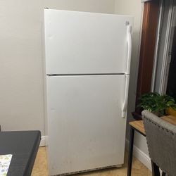 Refrigerator Kenmore In Kendall Works Like NEW 
