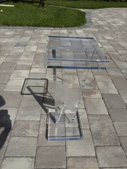 Clear Stand