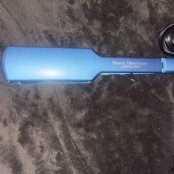BabyBlissPro Nano Titanium Flat Iron/Hair Straightener
