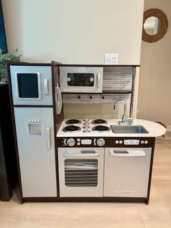 Kidcraft wooden play kitchen