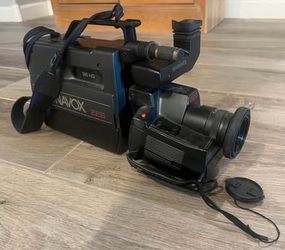 Vintage 1988 Magnavox VHS-C Camcorder Movie Maker CCD Kit w/ AC Adapter, Bag, Manual & Accessories – Powers On