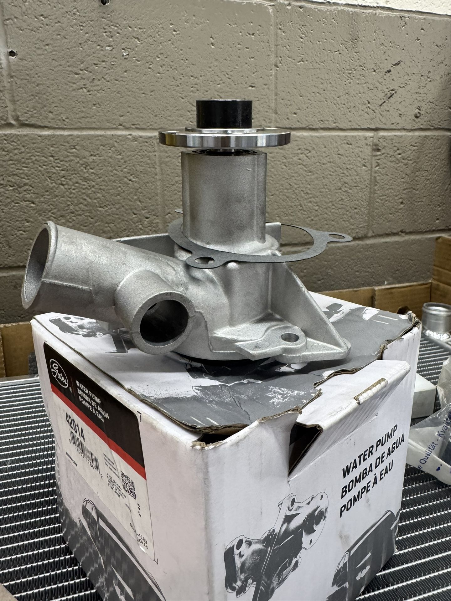 New BMW E30 (1(contact info removed)) Water Pump For Manual Cars