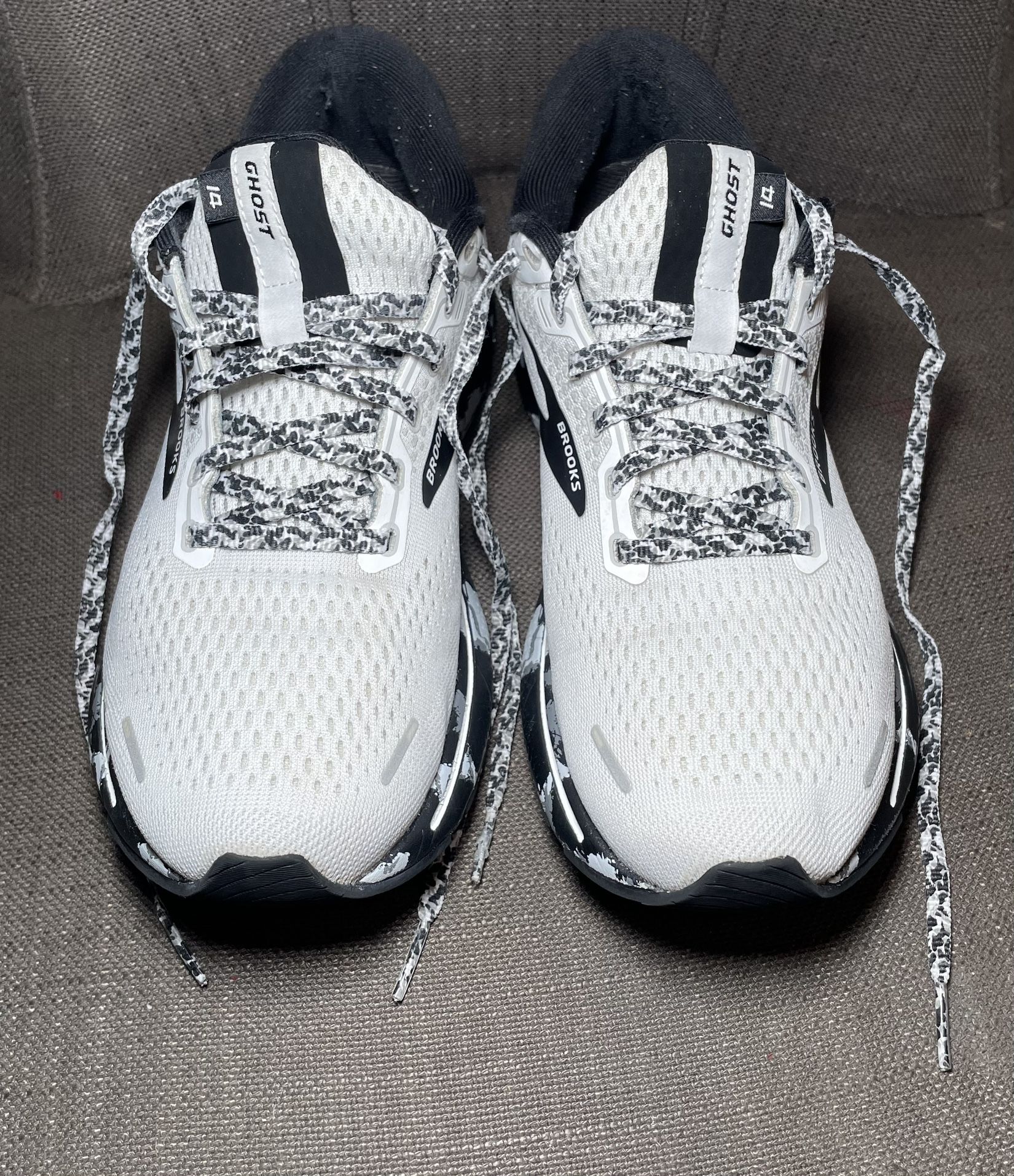 Tenis BROOKS Size 9