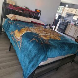  Base de Cama Moderna con Cabecera LED y Repisa (Solo Estructura) 