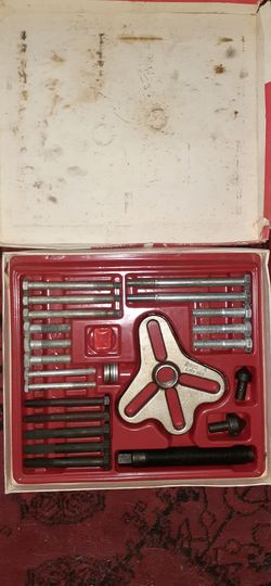 SNAP-ON PULLER. Vintage
