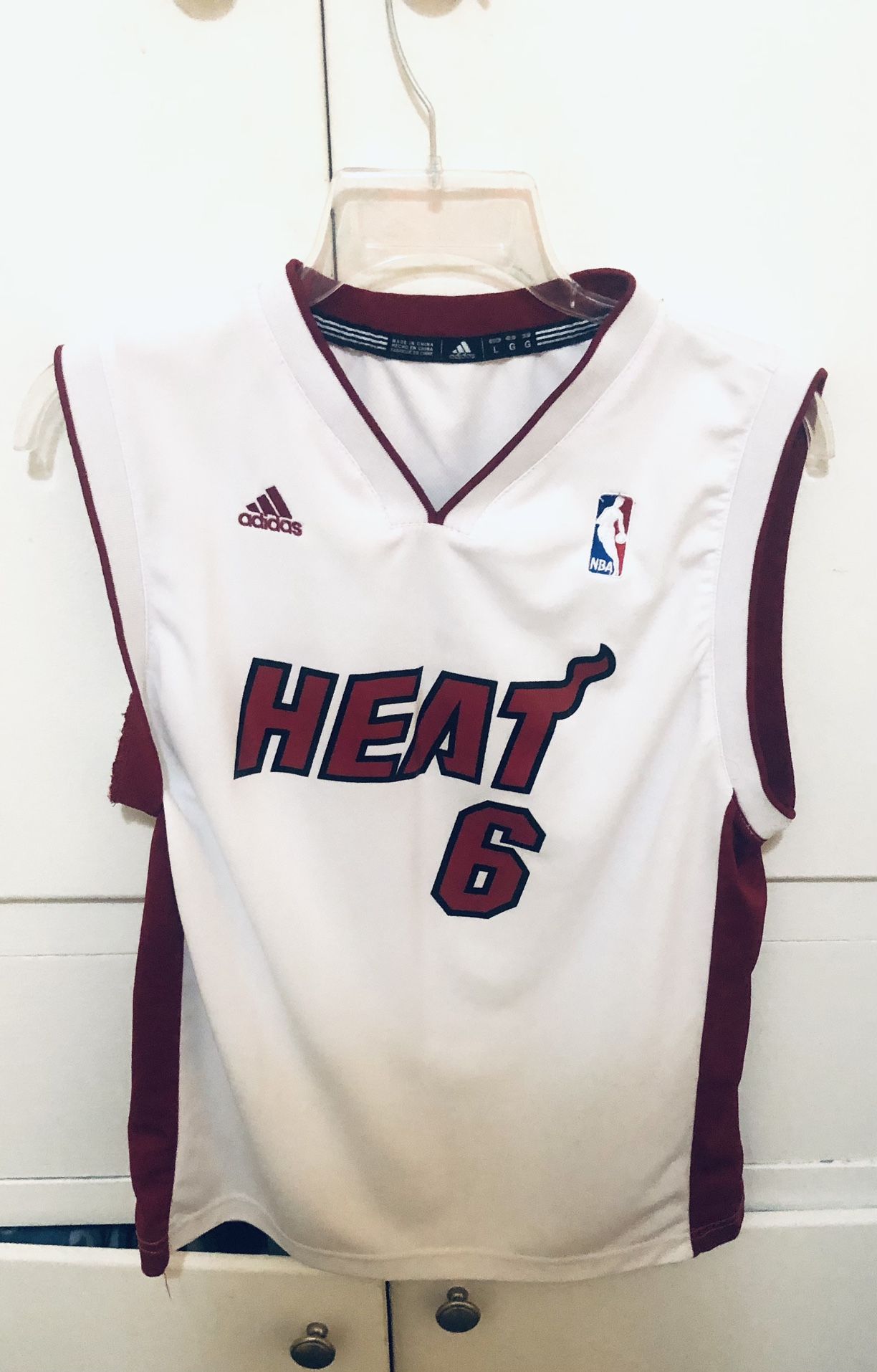 Lebron James BOYS Size Large Jersey