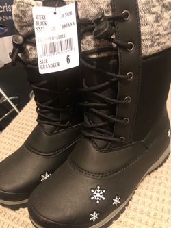 GIRLS BAFFIN SNOW BOOTS SIZE 6 NEW