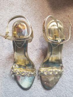 Gold fancy heels - size 9