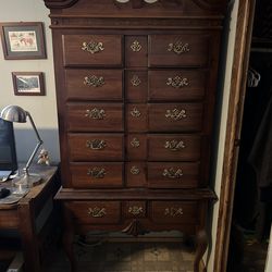 Dresser
