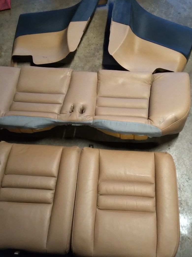 94/98 Mustang Back Seats Courter Panels
