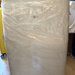 Portable Air Conditioner - LG 14,000 BTU w/ All Accessories / paid $770