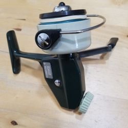 Zebco cardinal 4 Vintage spinning Reel 