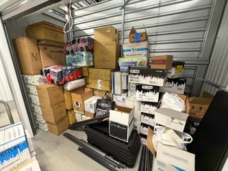 Bulk Lot of Restaurant & Janitorial Supplies