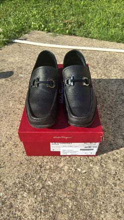 9US Ferragamo Gancini Loafers w/ Box
