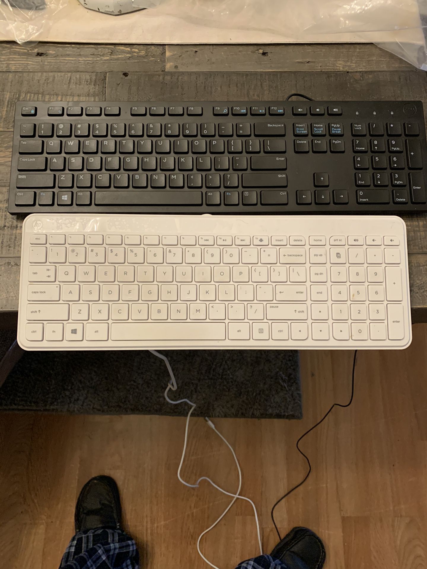 Computer keyboards like new white or black 15 each you pick up no shipping