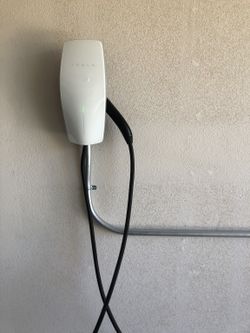 Electric vehicle car charger install Tesla model 3 Nissan Leaf Chevy Bolt etc EV