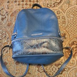 MICHAEL KORS LEATHER BACKPACK USED