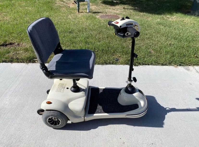 Adult Shoprider Three Wheel Mobility Scooter
