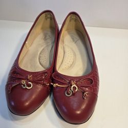 Red Woman's Flat Size 8.5 wide