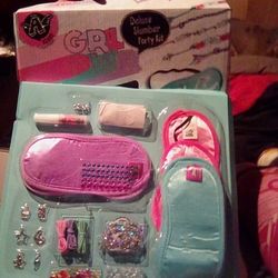 Venders Closeout Sale  Over 200 Items 