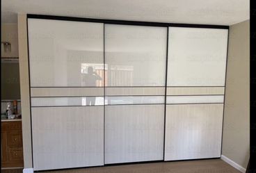 Custom Sleek Closet Door Designs