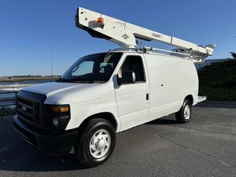 2013 Ford E-350 Super Duty
