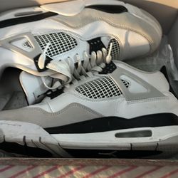 Air Jordan 4 Military Black